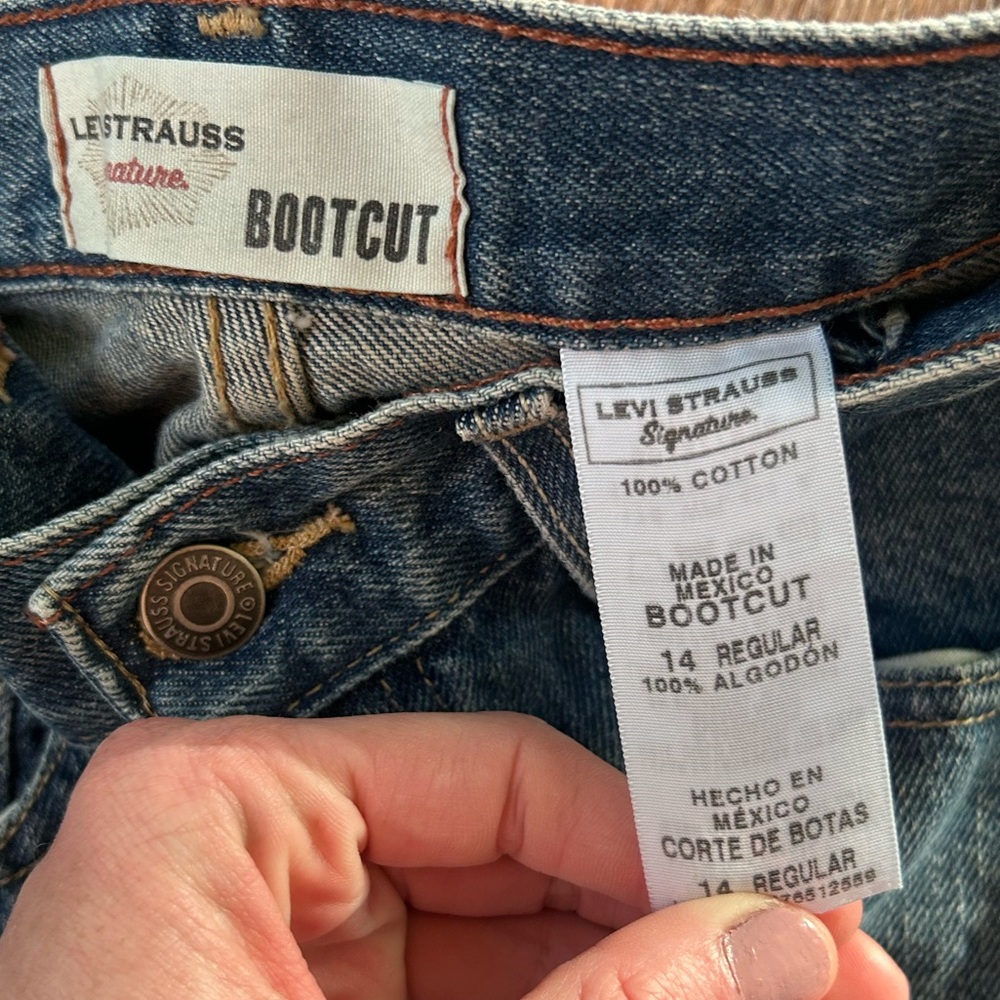 LEVI STRAUSS SIGNATURE Y2K Bootcut Jeans Medium Wash Classic Denim | Youth Sz 14 - Picture 2 of 8